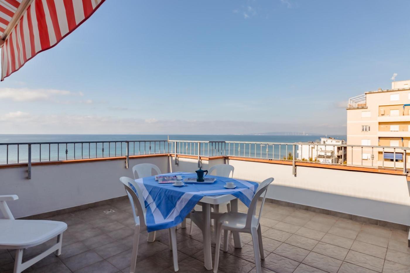 Le Terrazze Villa Follonica Ruang foto
